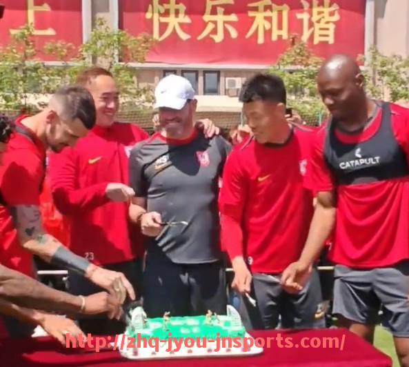 jiuyou九游娱乐-2025年世俱杯球员外穿服饰设计与品牌合作案例